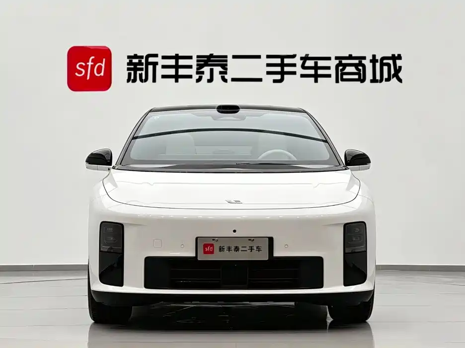 Li Auto i6 2026 2025 2WD Base Model