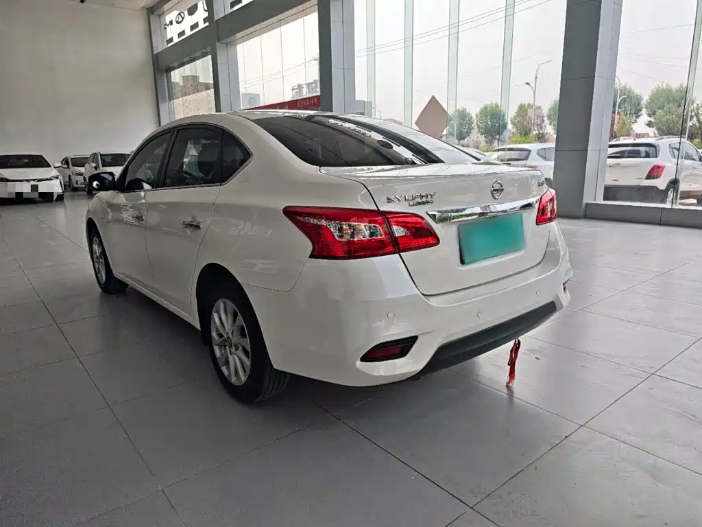 Nissan SYLPHY, миниатюра 5