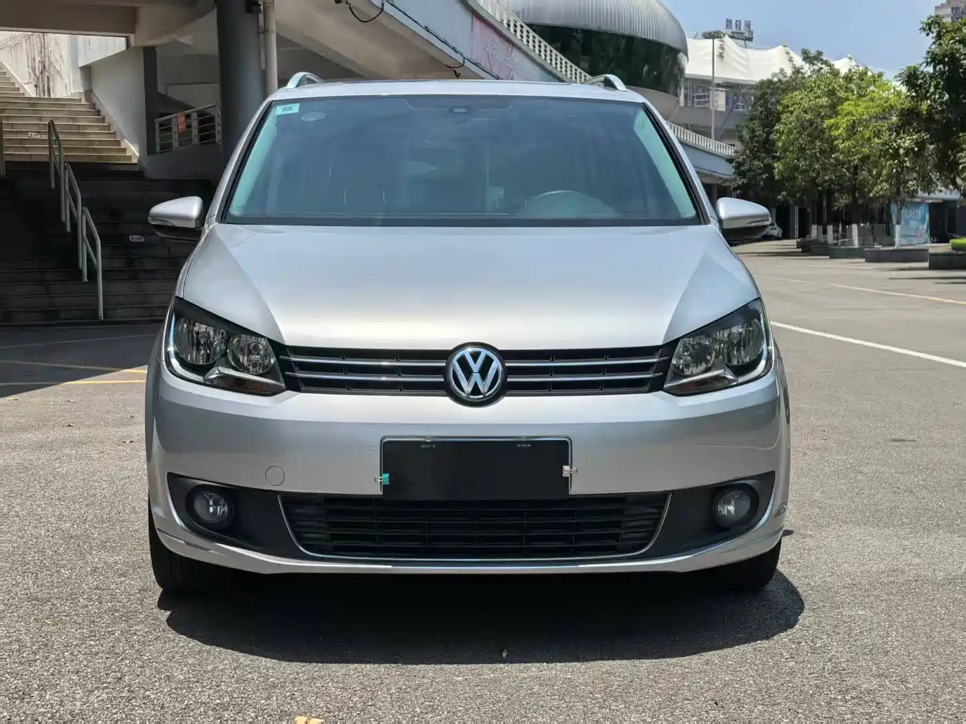 Volkswagen Touran 2015 1.4T DSG Comfort Edition 5-seater фото 2