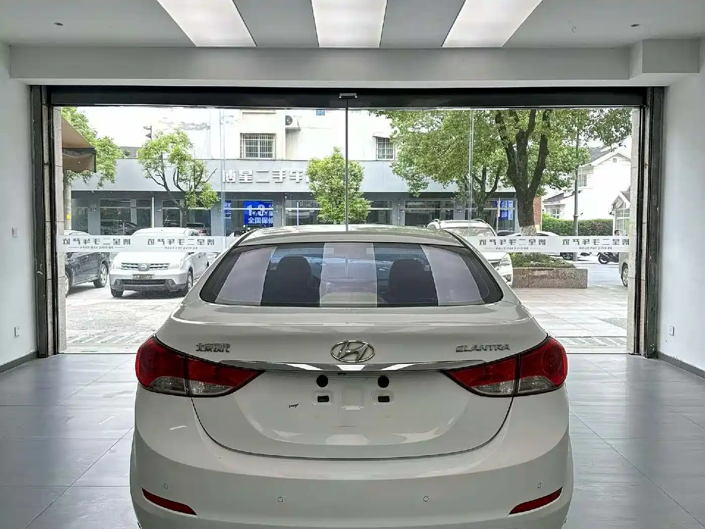 Hyundai Langdong 2013 1.6L Automatic Leading фото 8