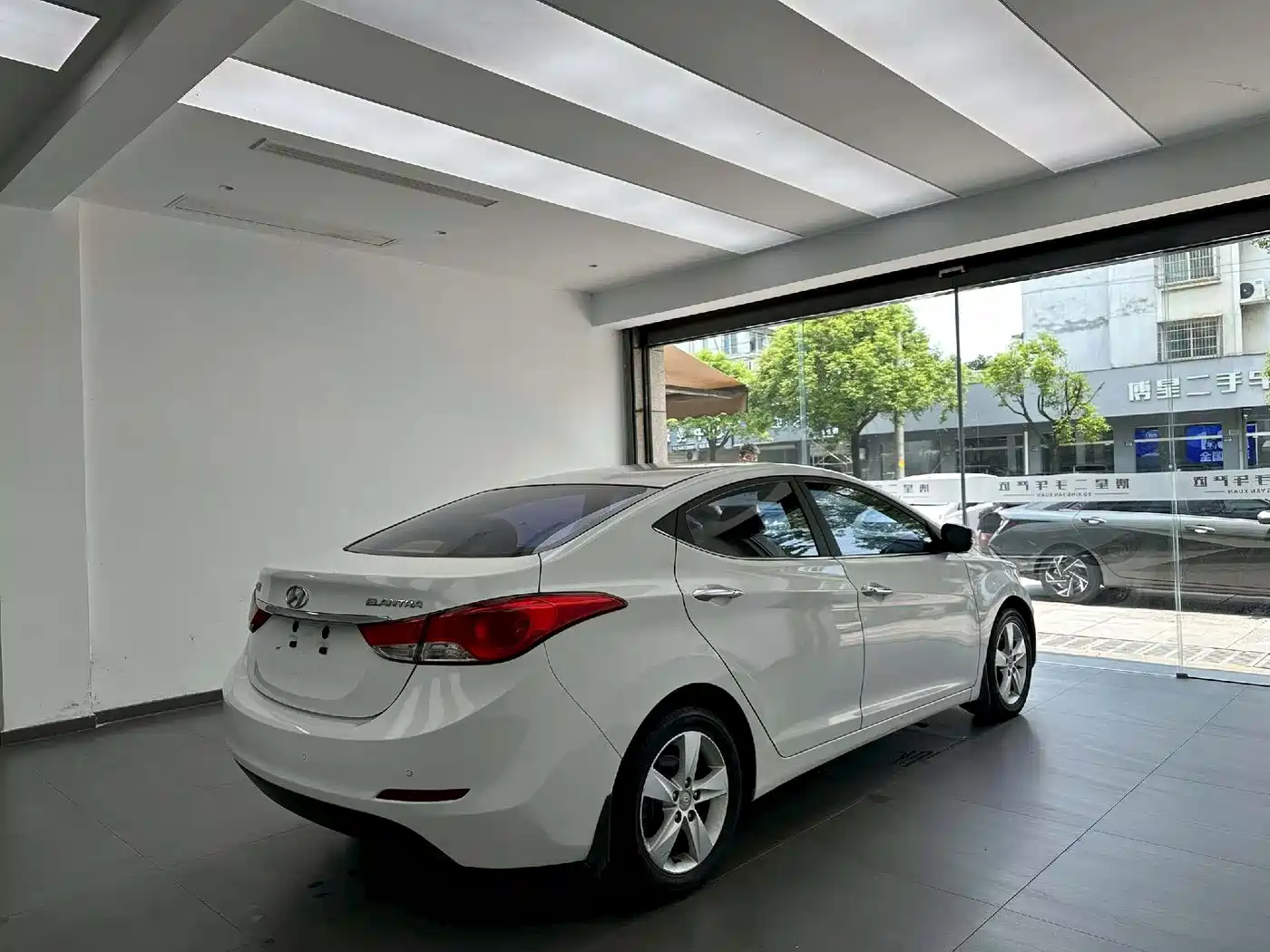Hyundai Langdong 2013 1.6L Automatic Leading фото 9