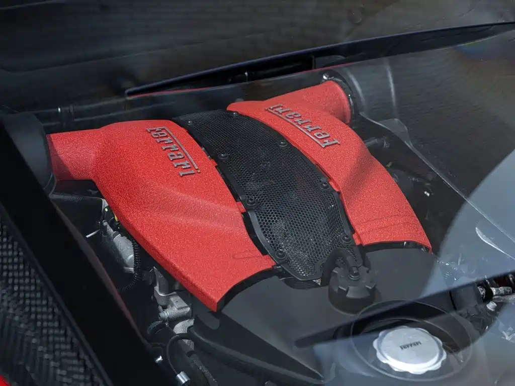 FERRARI F8