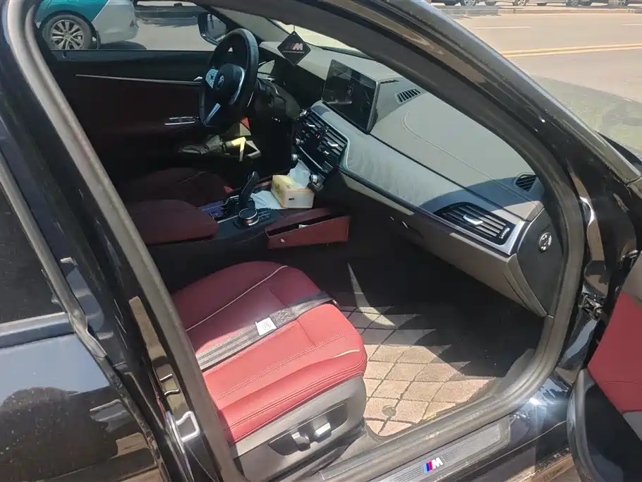 BMW 5 Series 2023 530Li Leading M Sport Package фото 8