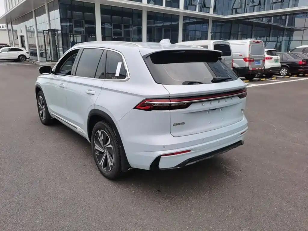 Фото 5 - Geely Monjaro