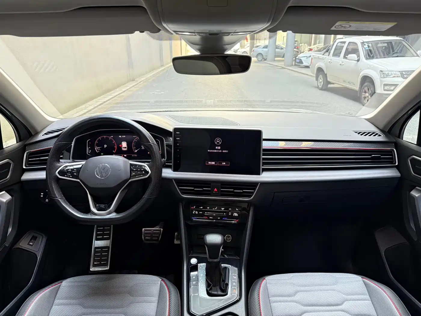 Volkswagen Tiguan L 2022 330TSI Automatic 2WD R-Line Flagship Edition фото 8