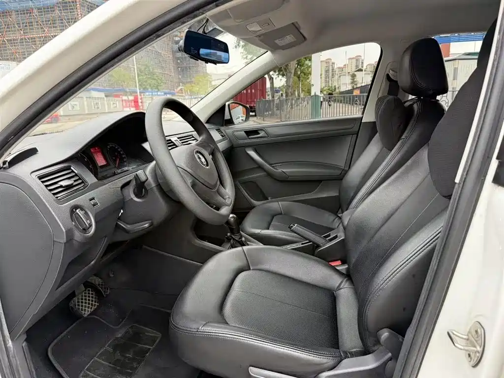 Volkswagen Santana 2016 1.6L Automatic Trend Edition фото 6