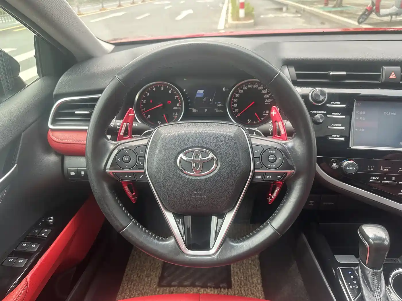 Toyota Camry 2018 2.5S Trend Edition фото 17