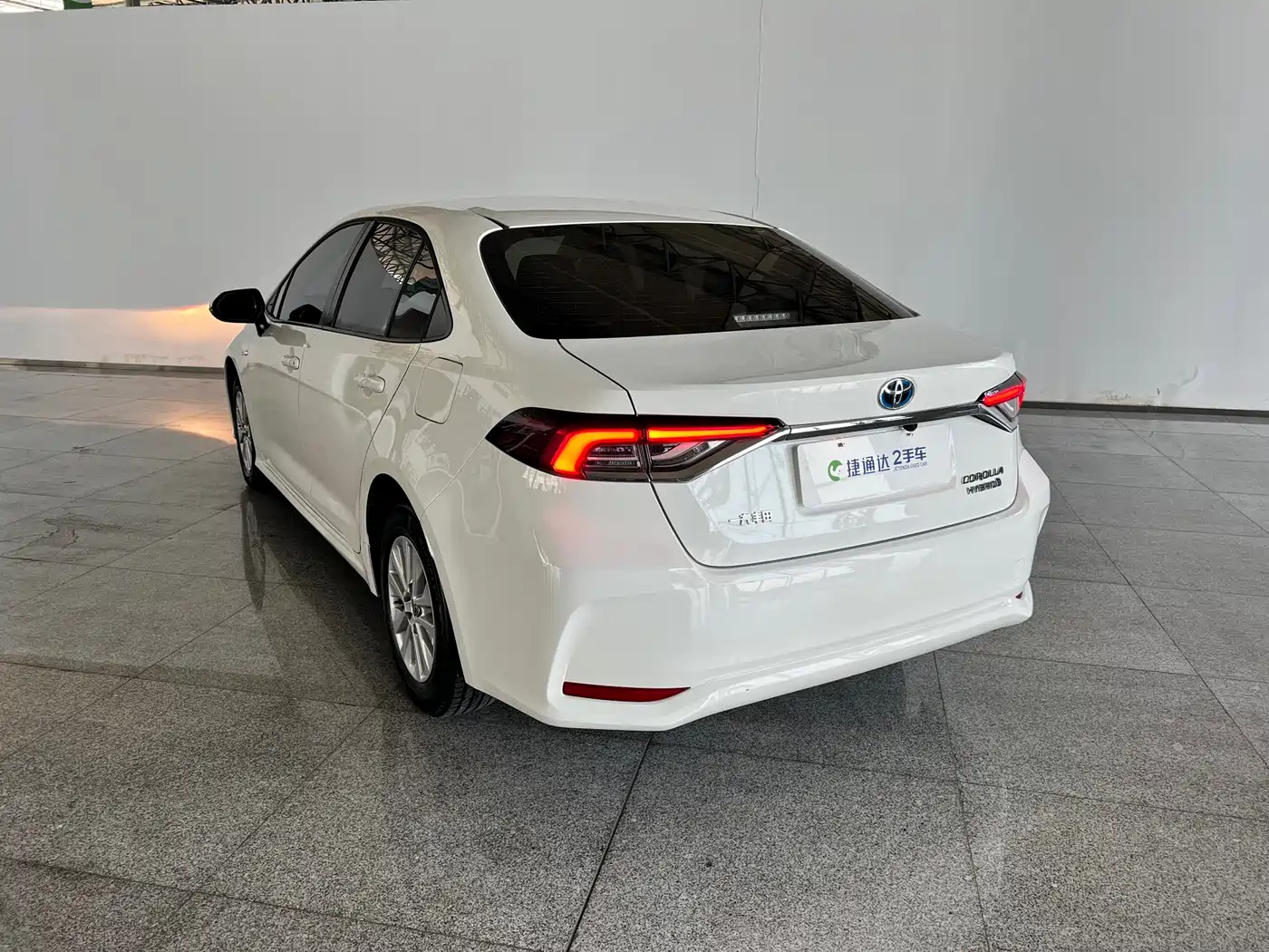 Toyota Corolla 2022 Hybrid 1.8L E-CVT Pioneer Edition фото 7
