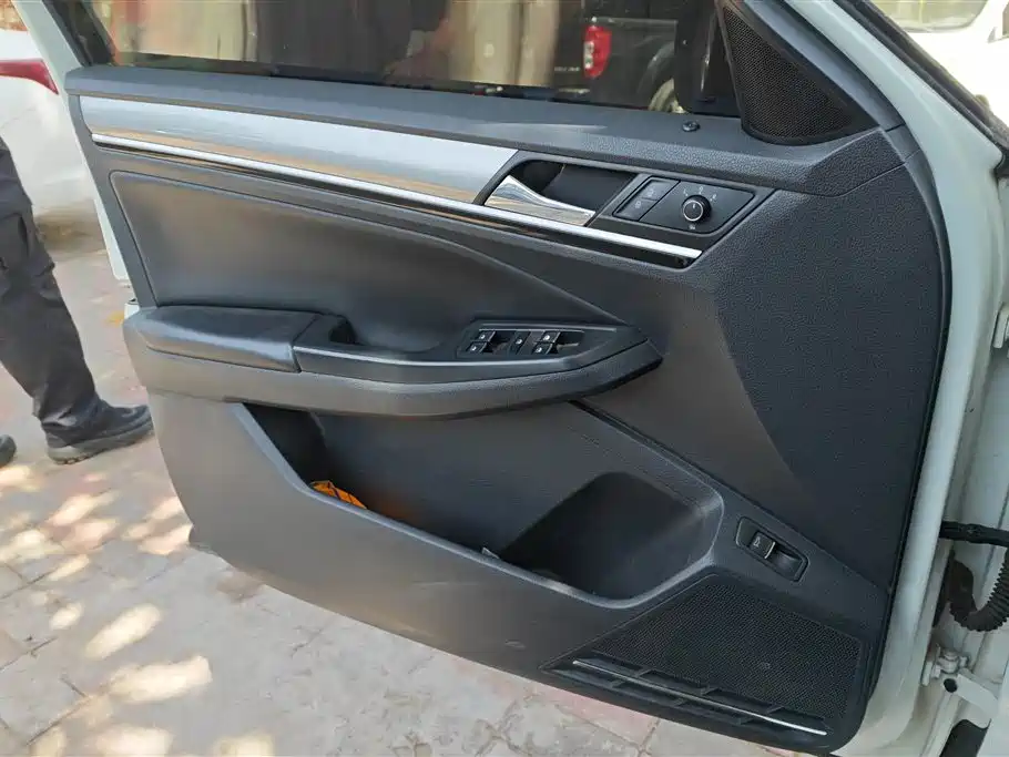 Volkswagen Bora 2017 1.6L Automatic Comfort фото 7