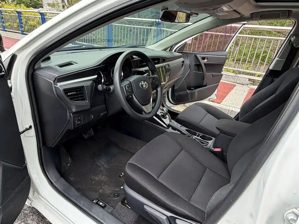 Toyota Levin 2016 Hybrid 1.8H GS E-CVT Elite фото 6
