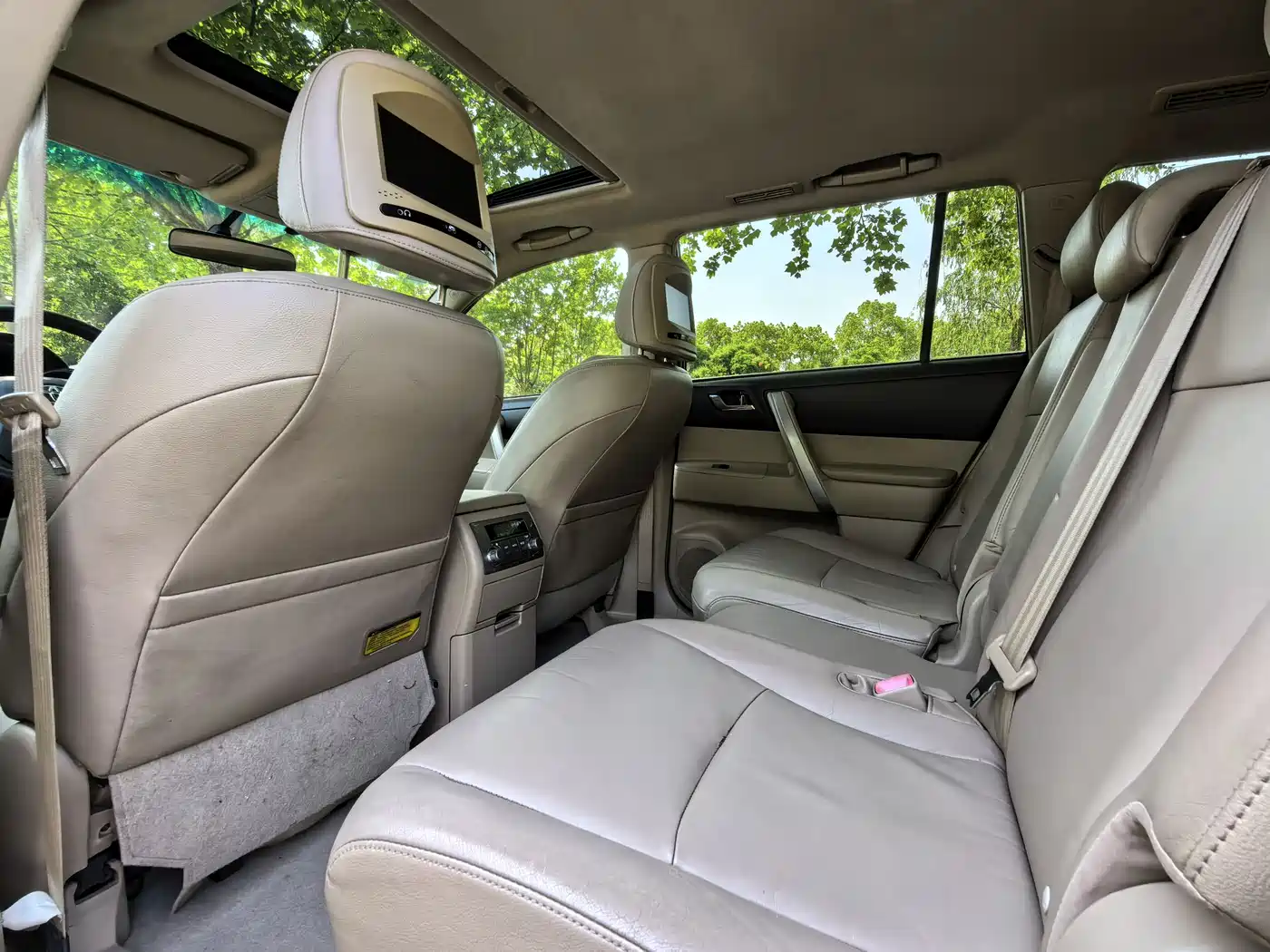 Toyota Highlander 2012 2.7L 2WD 7-Seater Luxury Edition фото 8