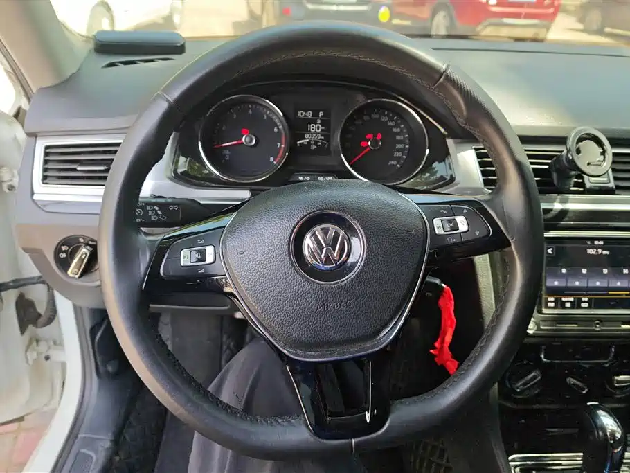 Volkswagen Bora 2017 1.6L Automatic Comfort фото 15
