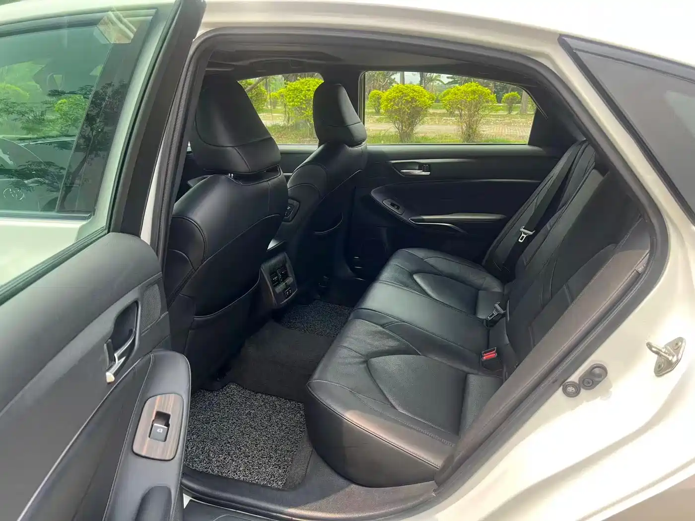 Toyota Avalon 2022 2.5L Luxury Edition фото 12