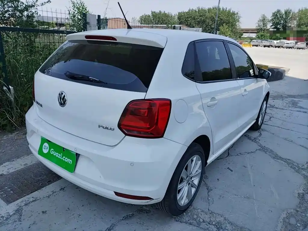 Volkswagen Polo 2014 1.4L Automatic Comfort Edition фото 7