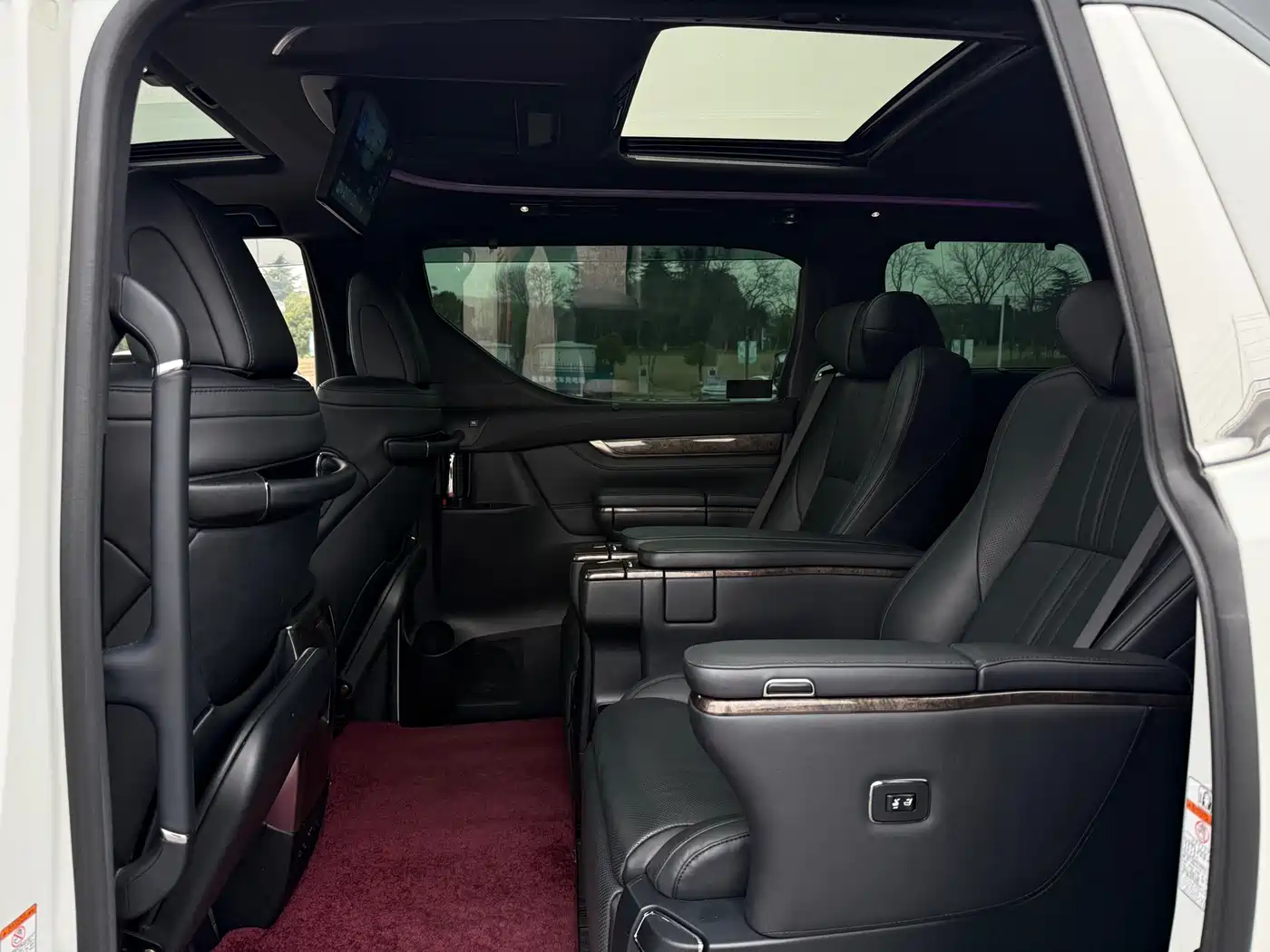 Toyota Vellfire 2021 Crown Hybrid 2.5L HV Premium Edition фото 8
