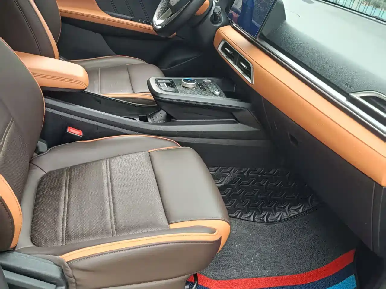 BYD E2