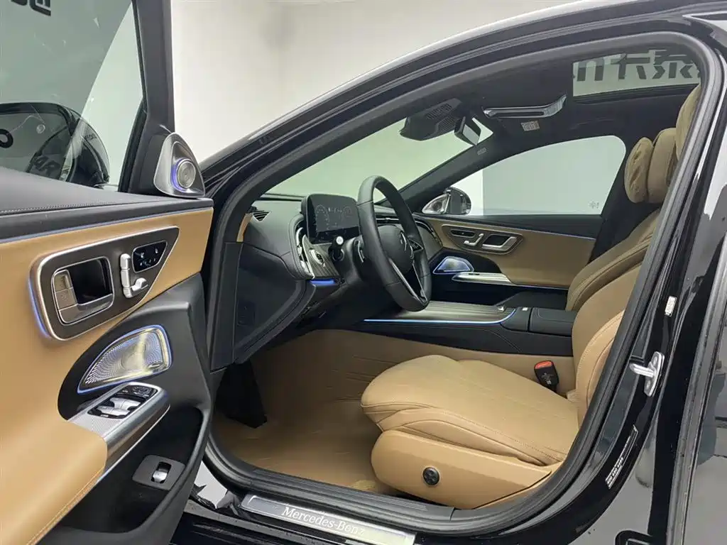 Mercedes-Benz E-Class 2024 E 300 L Fashion фото 17