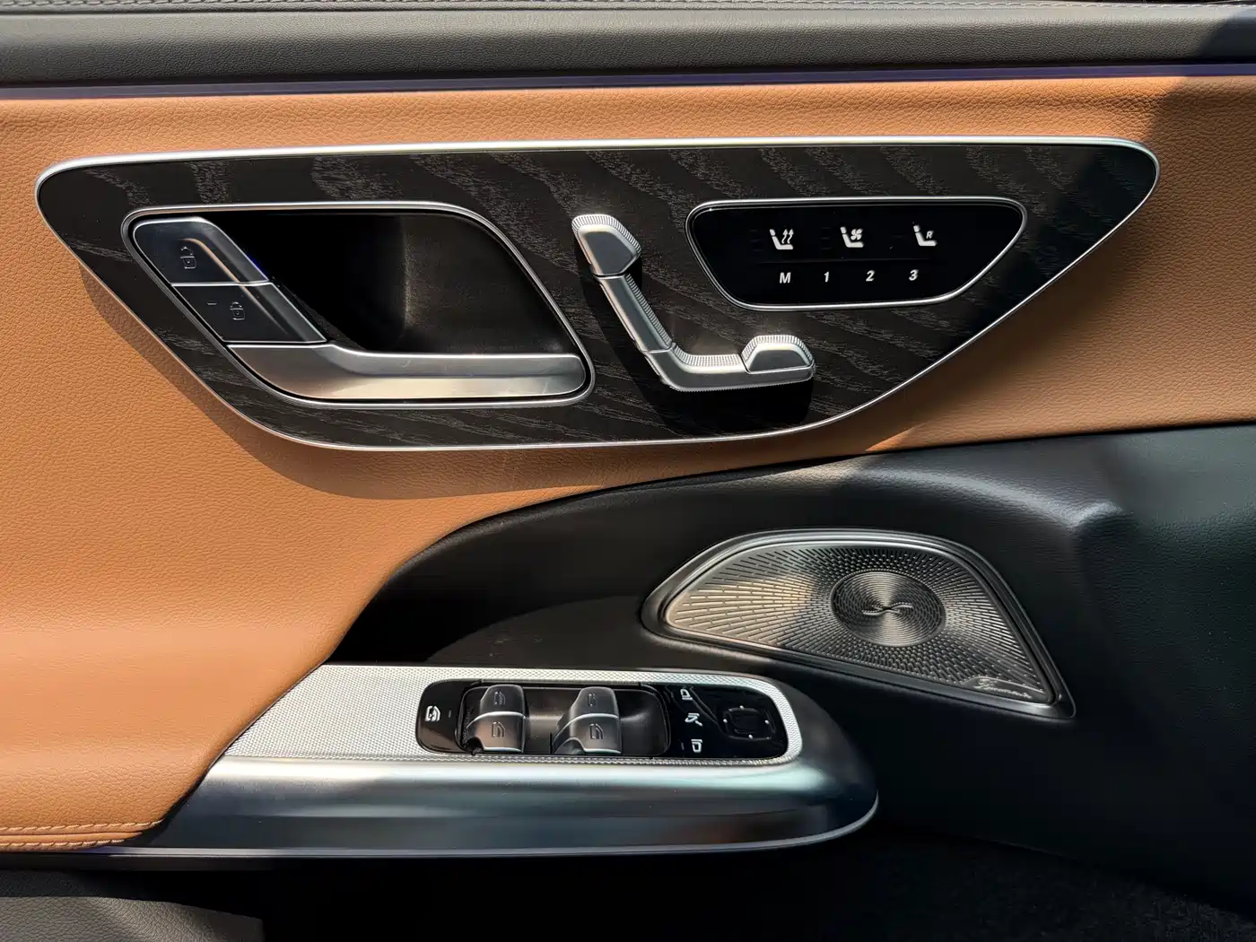 Mercedes-Benz E-Class 2025 Facelift E 300 L Luxury Sport фото 10
