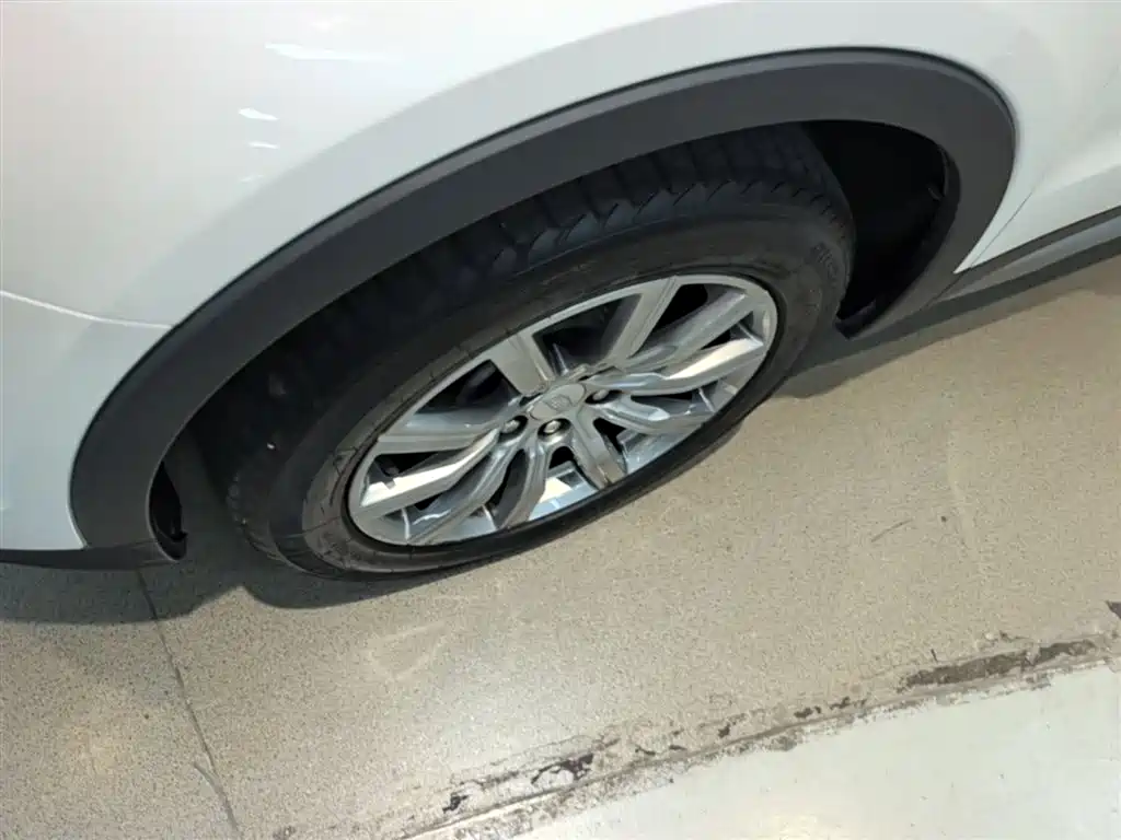 Cadillac XT4 2020 Facelift 28T 2WD Leading фото 23
