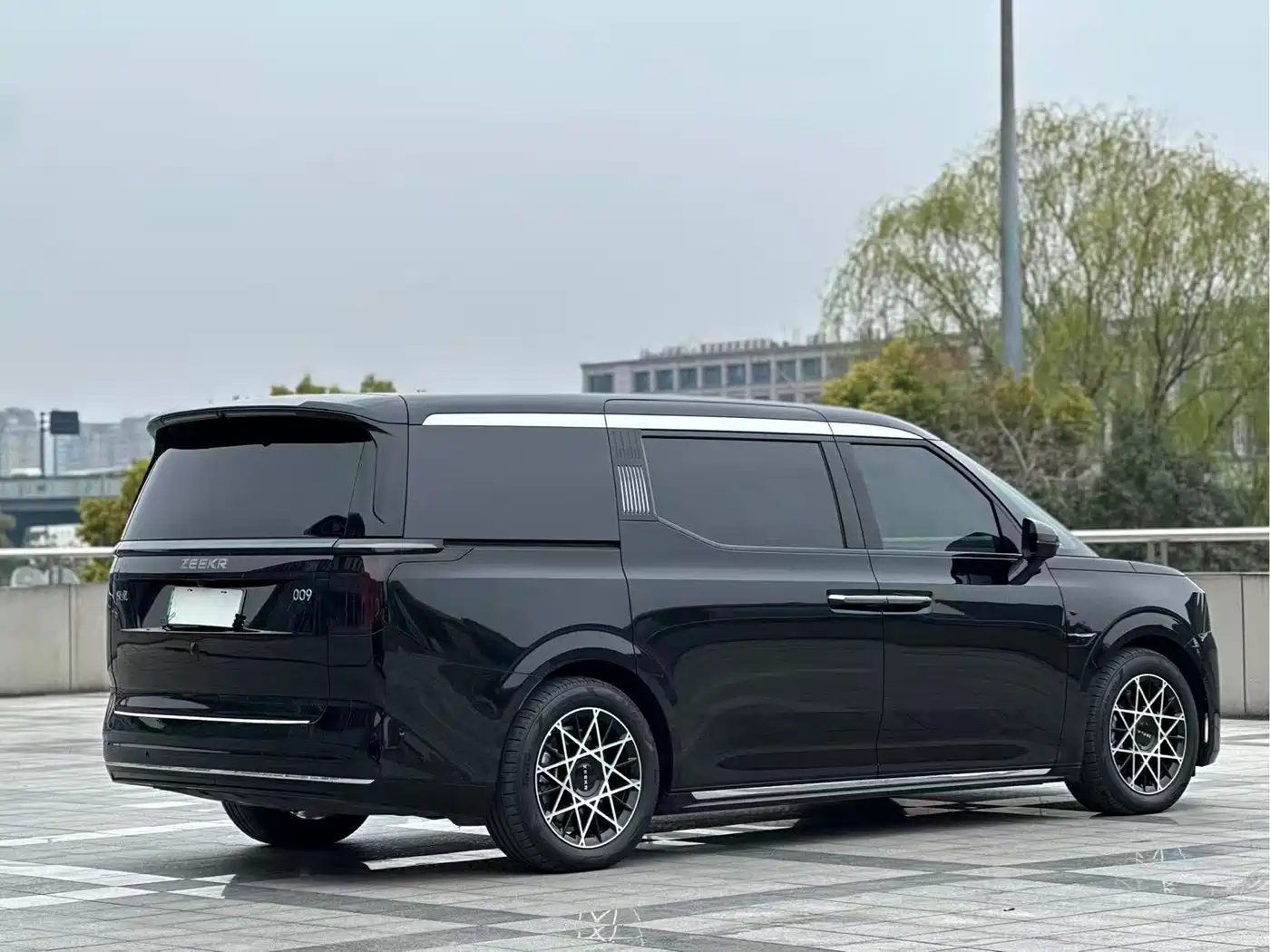ZEEKR EXTREME KRYPTON 009