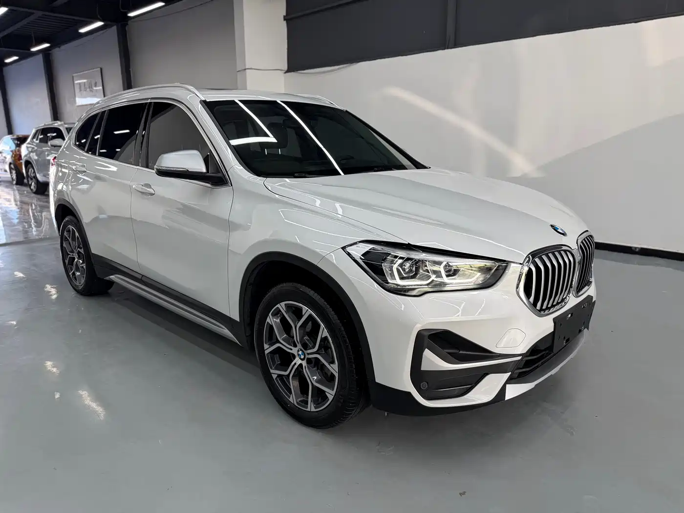 BMW X1 2022 sDrive20Li Premium фото 3