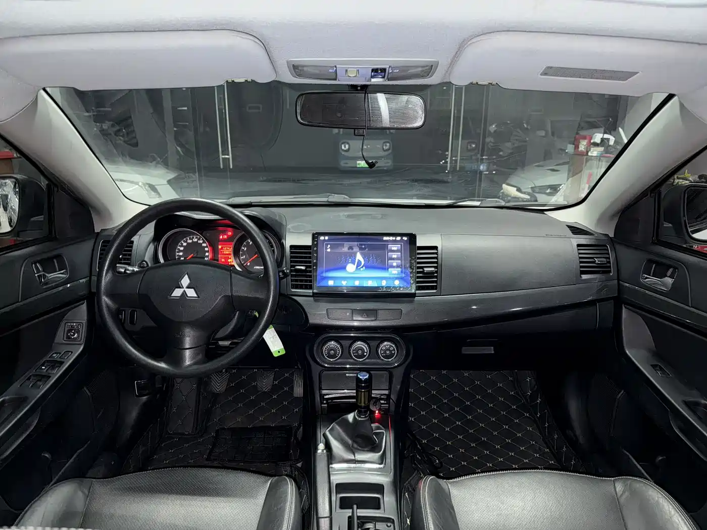 Mitsubishi Lancer EX 2013 ZhiShang Edition 1.8L Manual Luxury фото 5