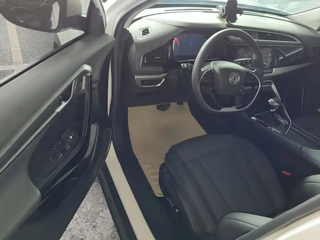 Dongfeng Aeolus Dongfeng Fengshen AX7 2019 2019 1.6T Auto AI Navigation Type China V
