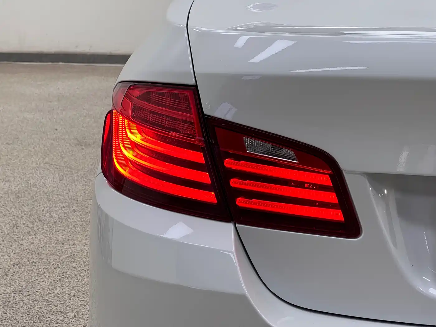 BMW 5 Series 2017 525Li Leading Edition фото 8