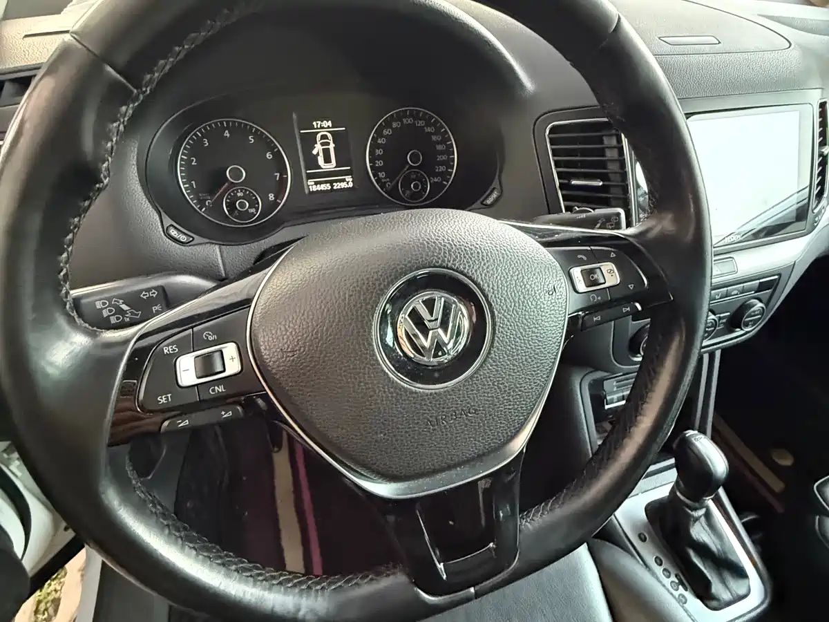 Volkswagen Sharan 2016 280TSI Enjoyment 7-Seater фото 17
