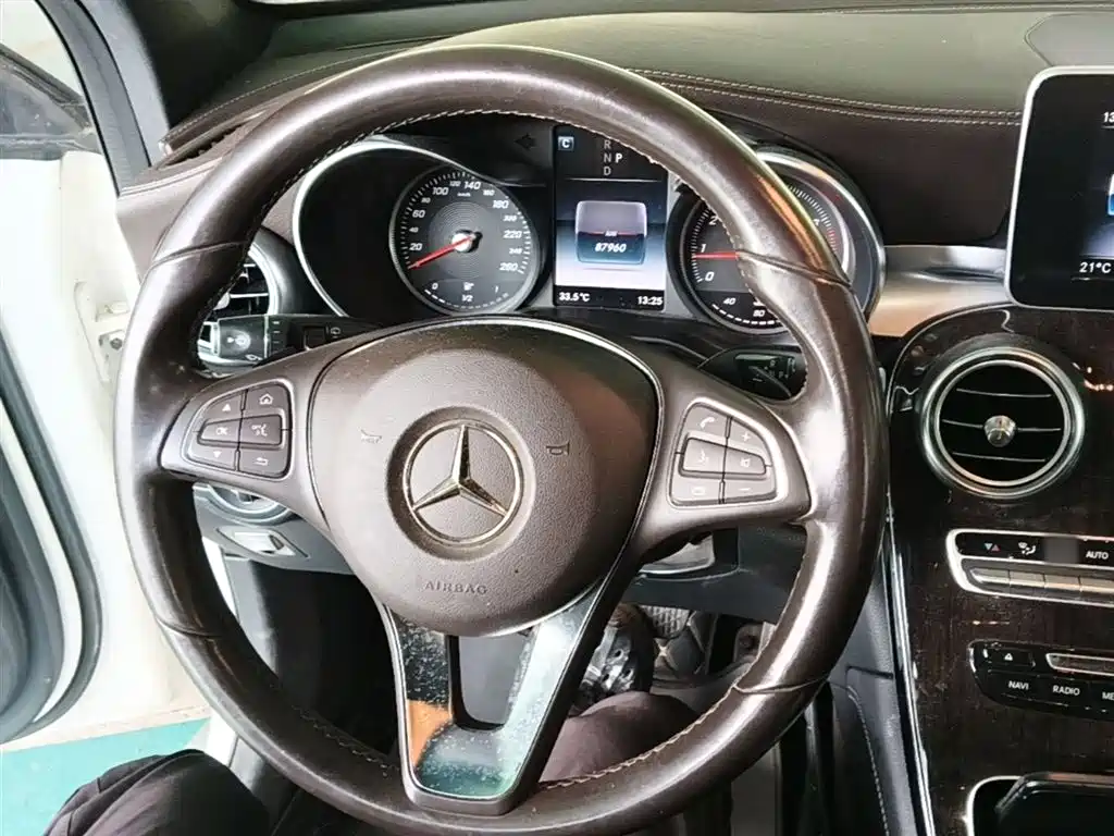 Mercedes-Benz GLC 2019 Facelift GLC 260 L 4MATIC Luxury фото 11