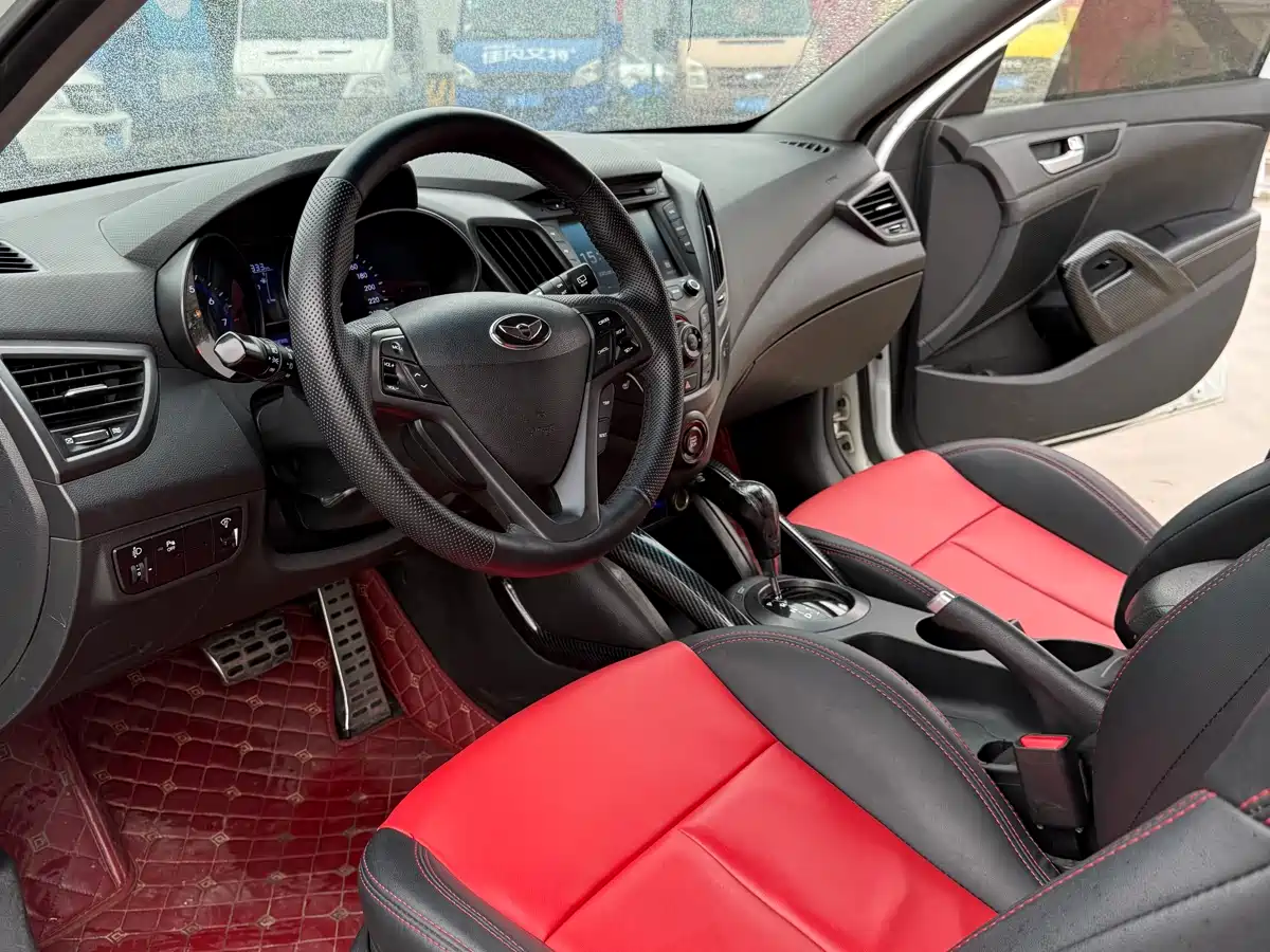 Hyundai Veloster 2012 1.6T Automatic Premium фото 5