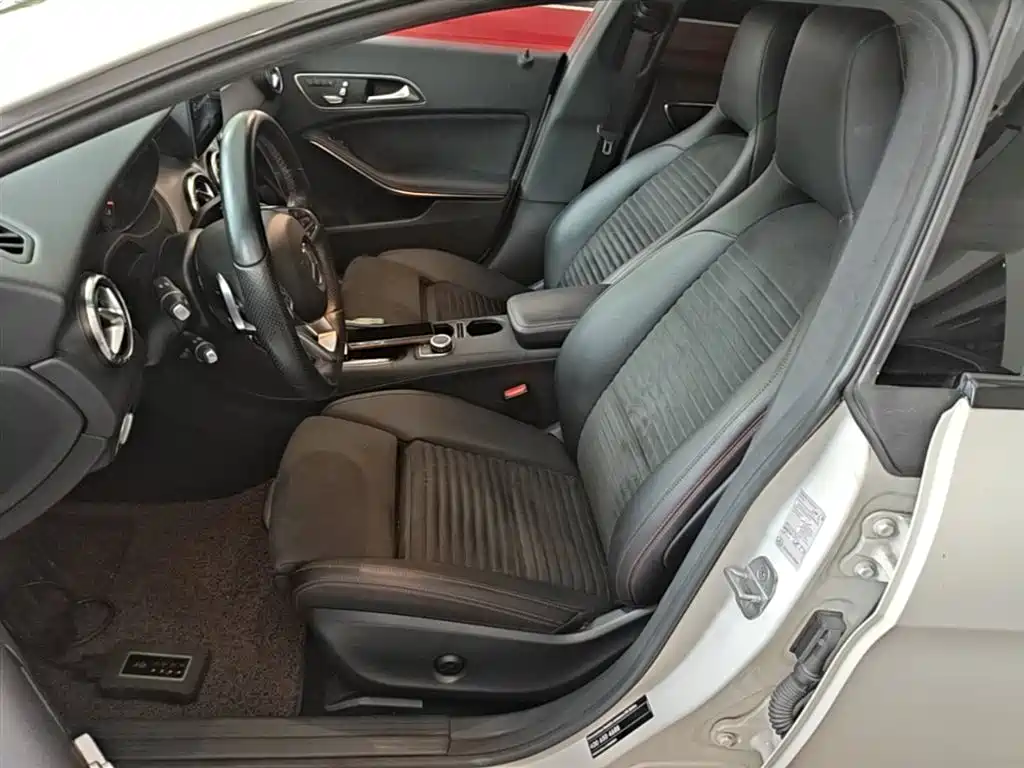 Mercedes-Benz CLA (Import) 2016 Facelift CLA 220 4MATIC фото 15
