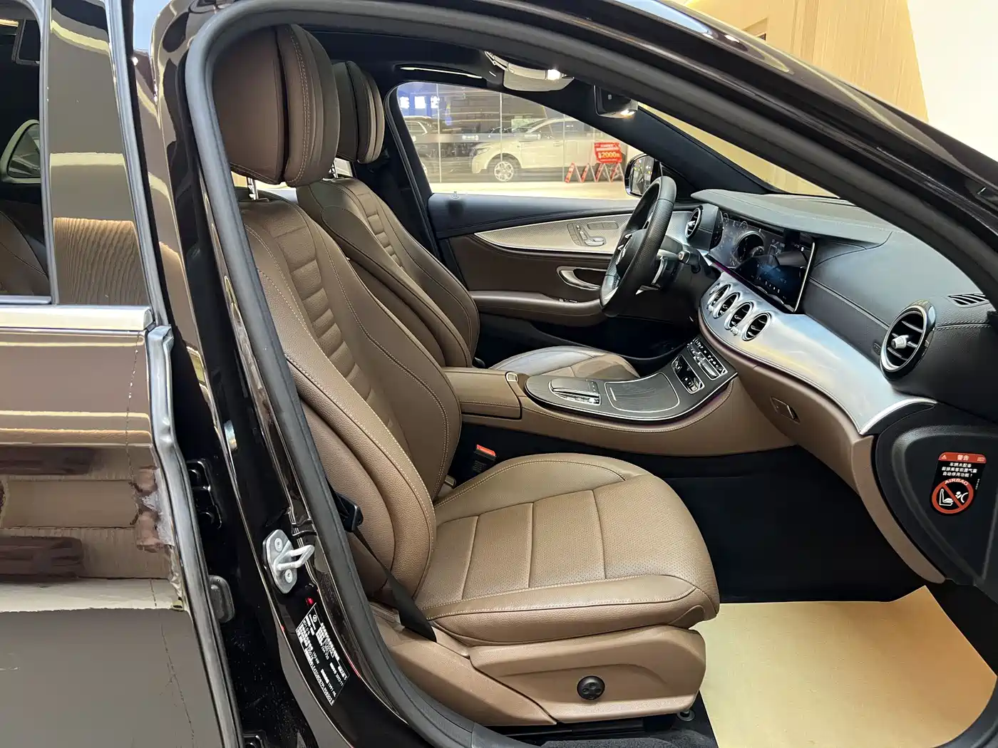 Mercedes-Benz E-Class 2023 E 300 L Sport Fashion фото 9