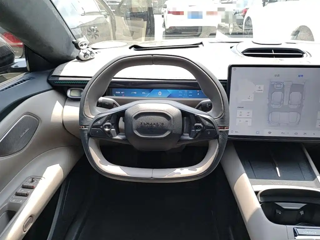 Lynk & Co Z10 2025 STARBUFF 95kWh 766km RWD фото 11