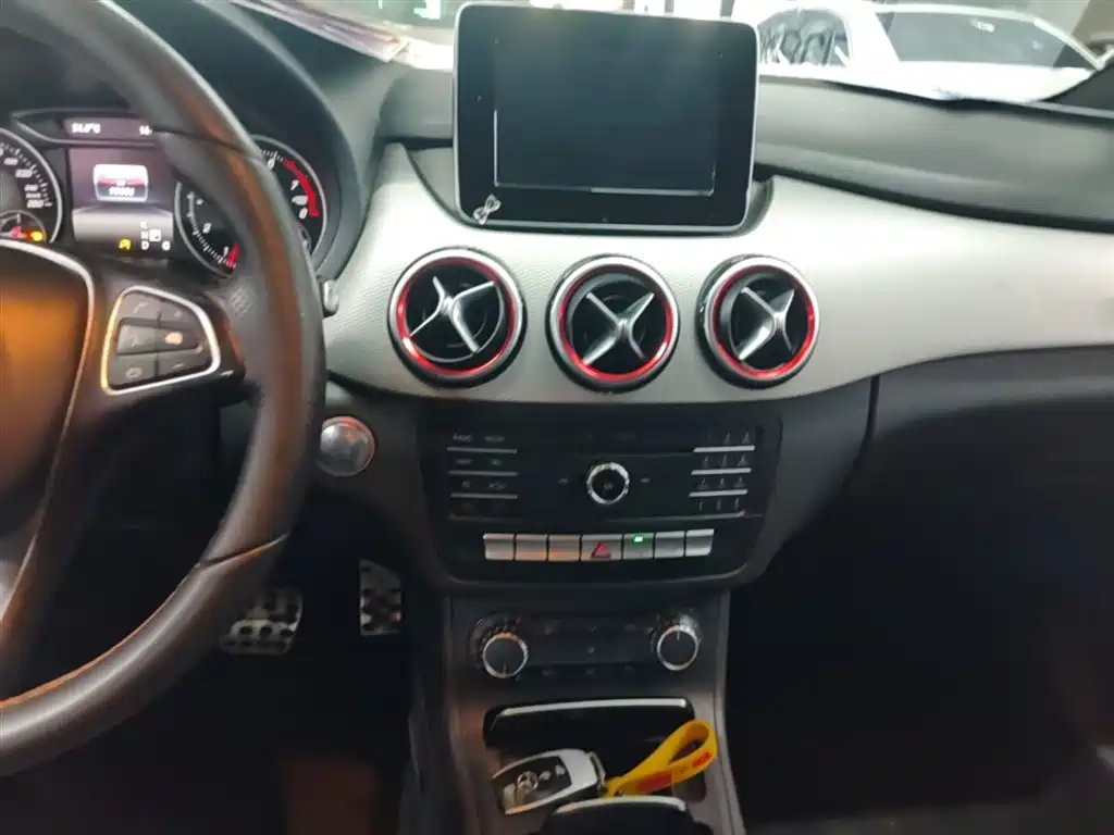Mercedes-Benz B-Class 2015 B 200 Dynamic фото 13