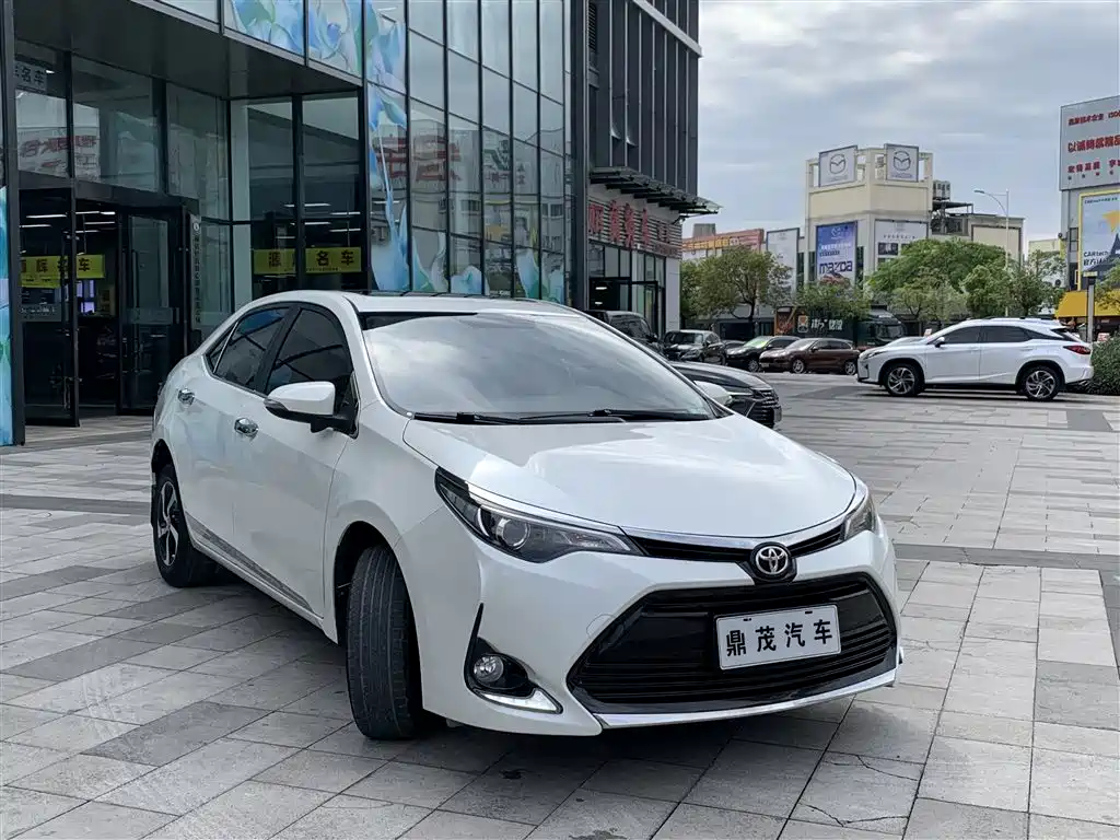 Toyota Levin 2017 Facelift 185T CVT Elite Edition China VI фото 3