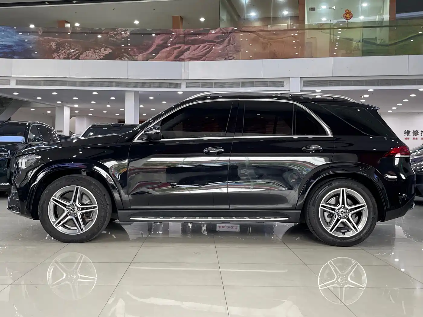 صورة 16 - Mercedes-Benz GLE