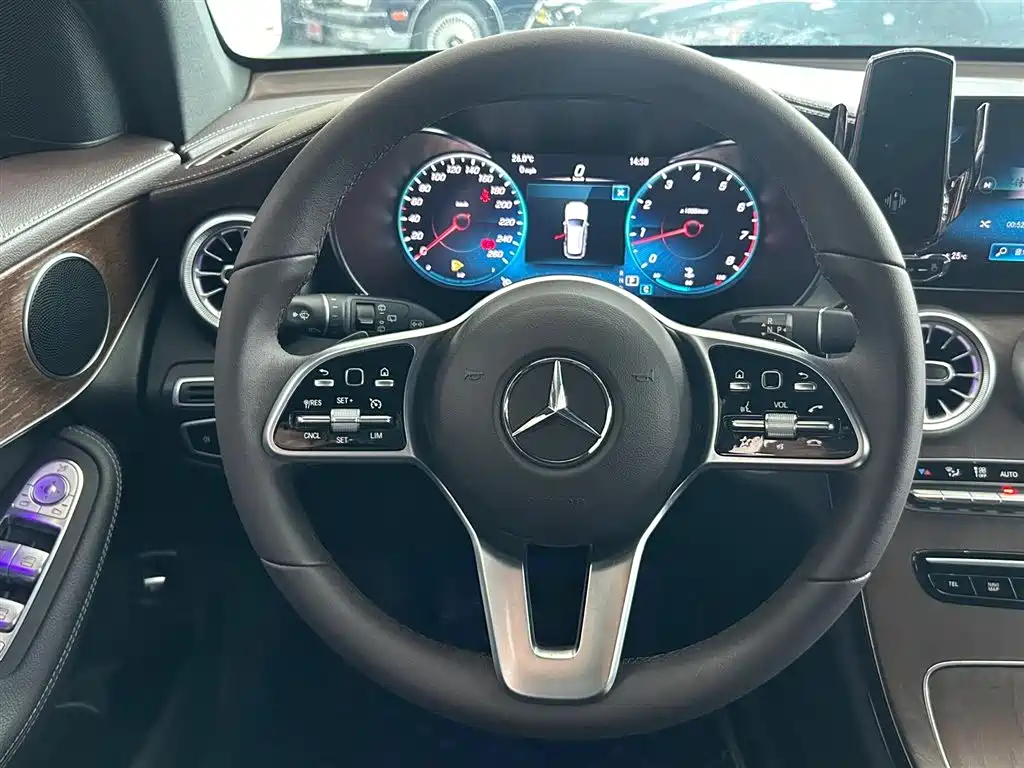 Mercedes-Benz GLC 2022 Facelift GLC 260 L 4MATIC Luxury Model фото 7