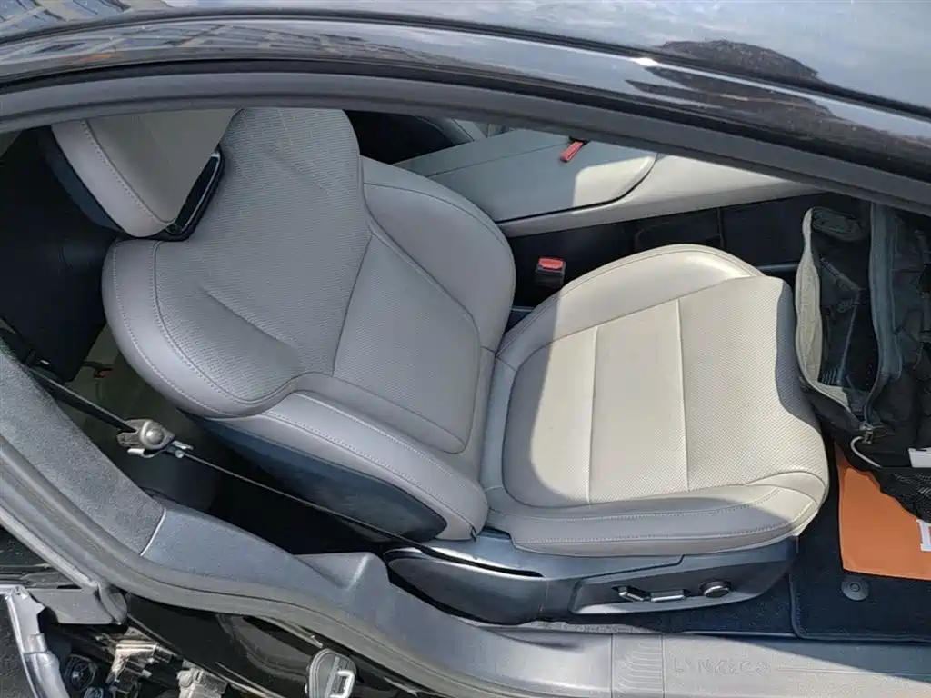 Lynk & Co Z10 2025 STARBUFF 95kWh 766km RWD фото 25