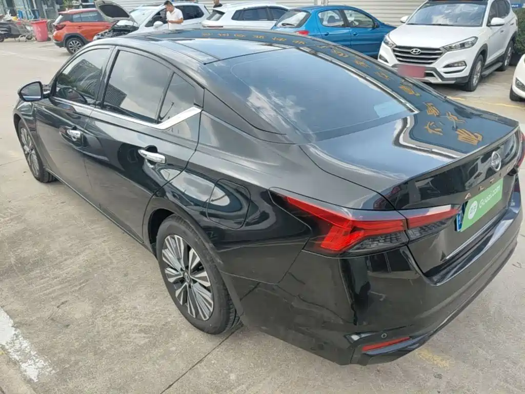 Nissan Teana 2025 2024 2.0L SV Black Gold Edition