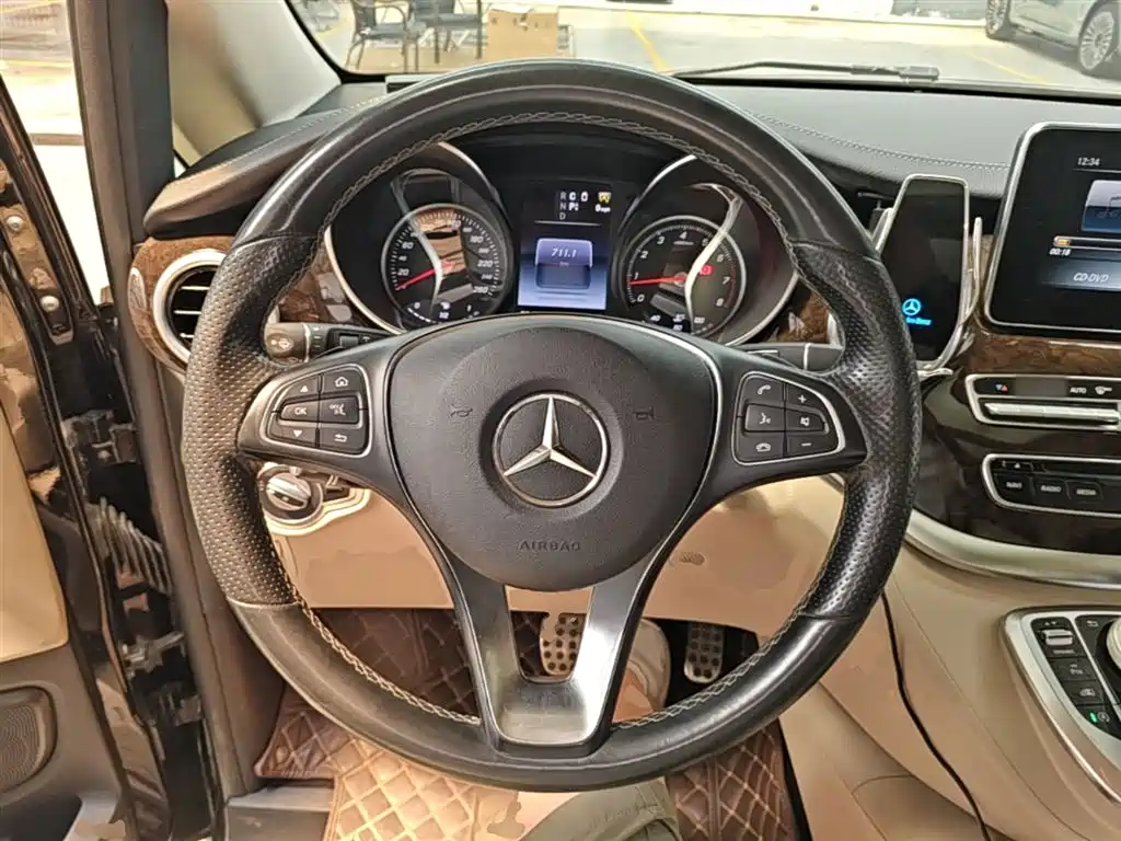 Mercedes-Benz V-Class 2018 V 260 Premium Edition China V фото 11
