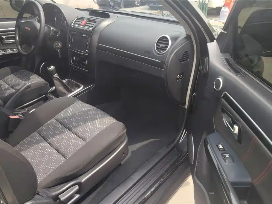 Haval H5 Classic 2015 2.0L Manual 4WD Aspiring фото 8