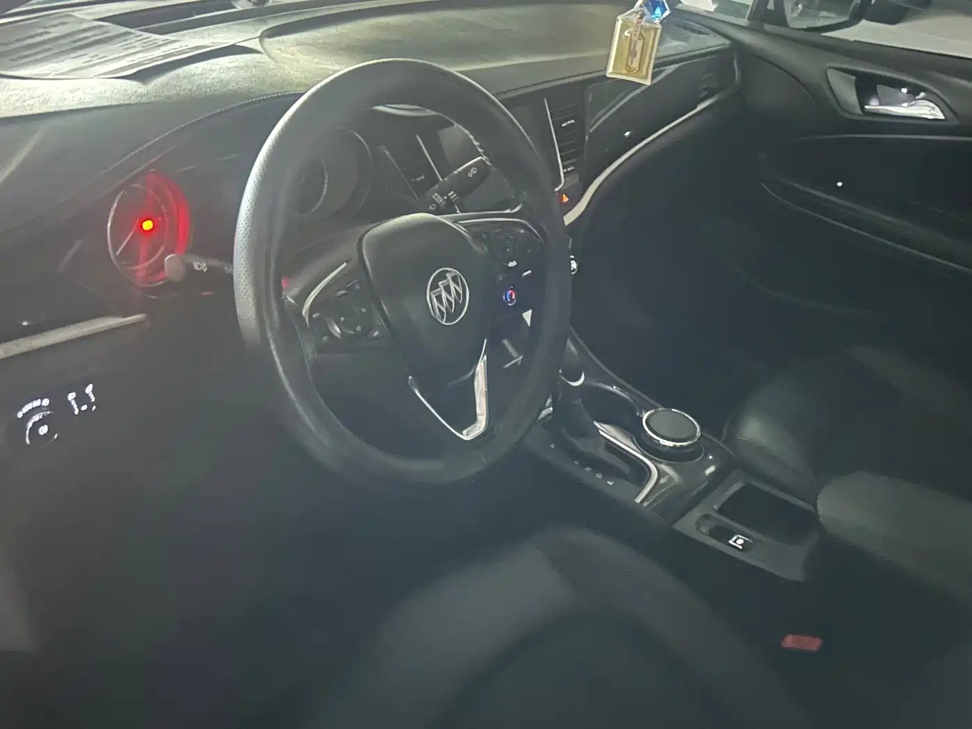 Buick Verano 2018 Sedan 20T Dual Clutch Leading фото 4