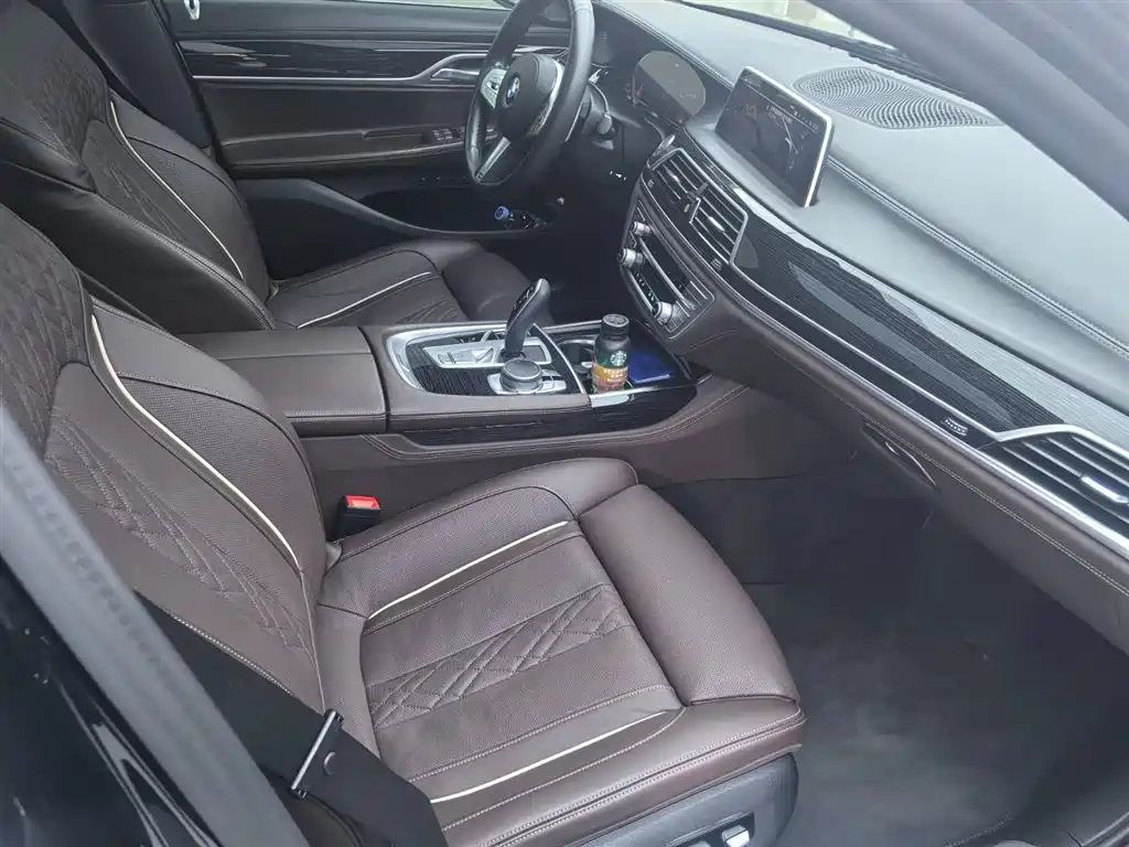 BMW 7 Series 2019 Facelift 740Li Exclusive M Sport Package фото 9