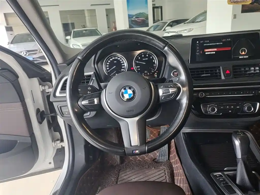 BMW 1 Series 2019 118i M Sport Package фото 11