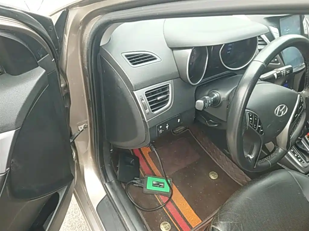 Hyundai Langdong 2015 1.6L Auto Exclusive фото 16