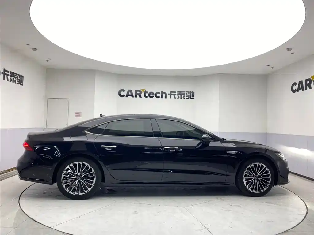 Audi A7L 2024 45 TFSI Luxury фото 4