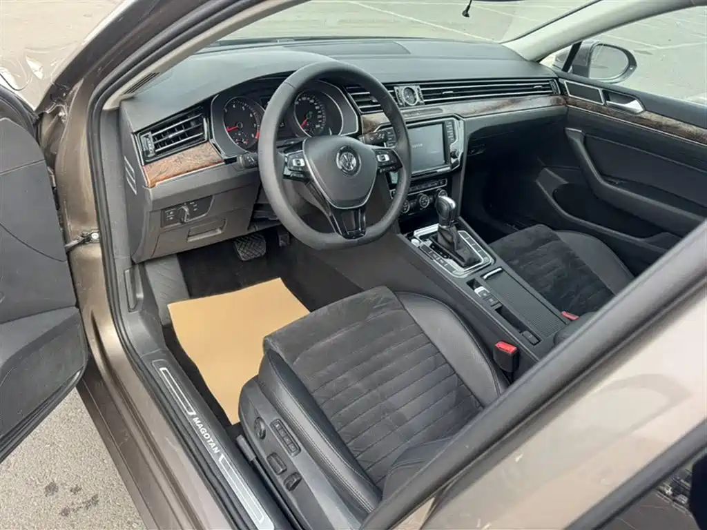 Volkswagen Magotan 2017 330TSI DSG Premium фото 10