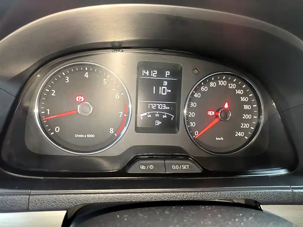 Volkswagen Lavida 2013 Facelift Classic 1.6L Automatic Comfort фото 12