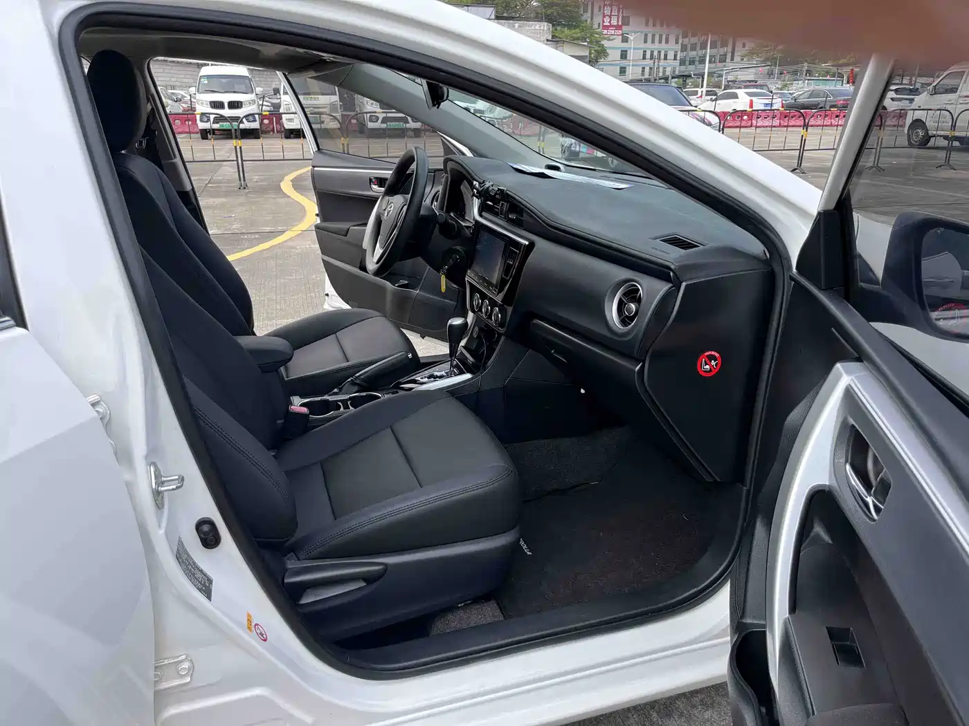 Toyota Corolla 2017 Facelift 1.2T S-CVT GL-i фото 11